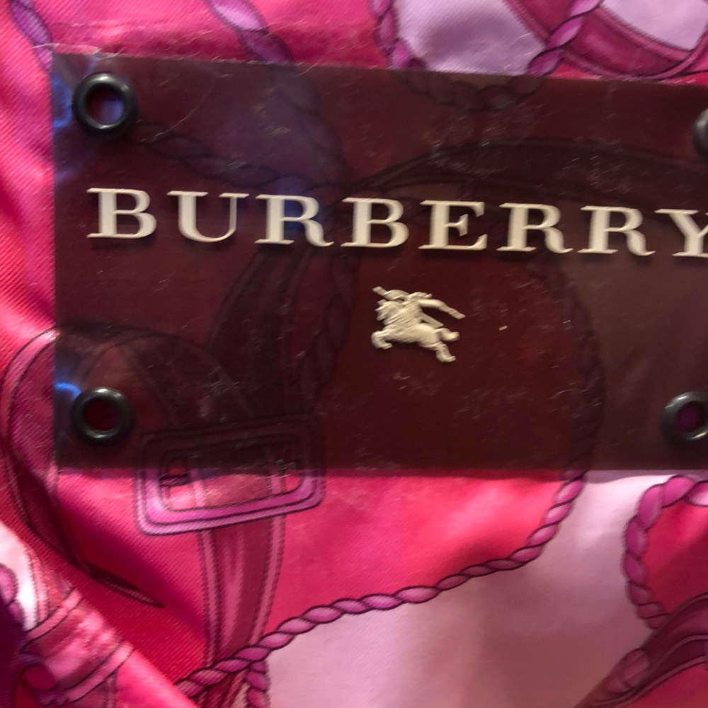 🎉HP🎉Limited Ed. Burberry Hot Pink Raincoat!😱 - Picture 6 of 6